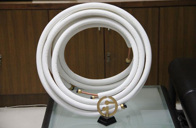 空調(diào)出風口滴水是什么原因