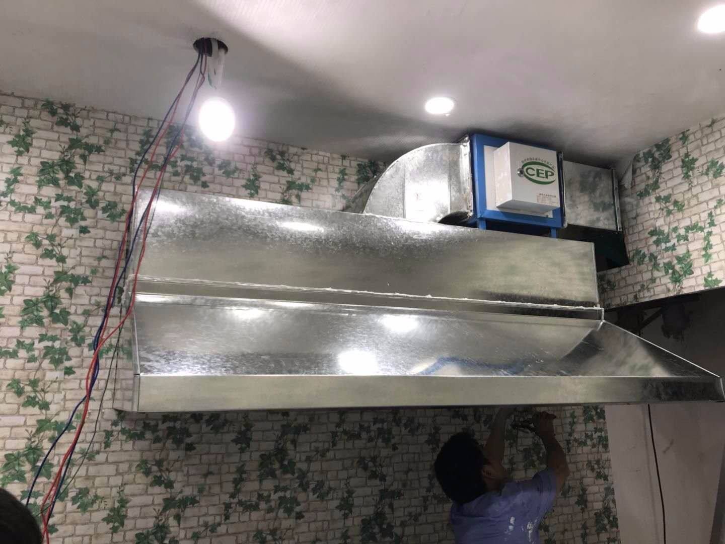 ���{ͨ�L�ܵ����b�D