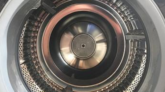 如何清洗波輪洗衣機(jī)內(nèi)部的污垢