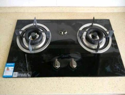 美的燃氣灶打不著火