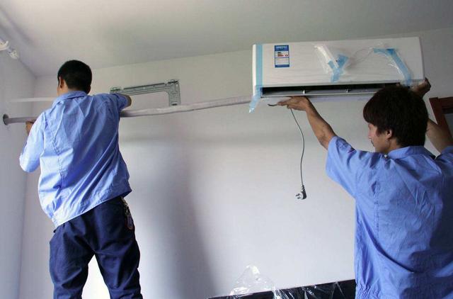 空調(diào)出風口滴水是什么原因