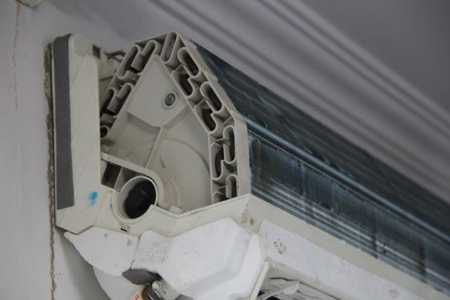 空調(diào)出風口滴水是什么原因