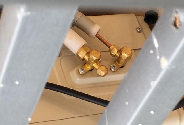 空調(diào)出風口滴水是什么原因