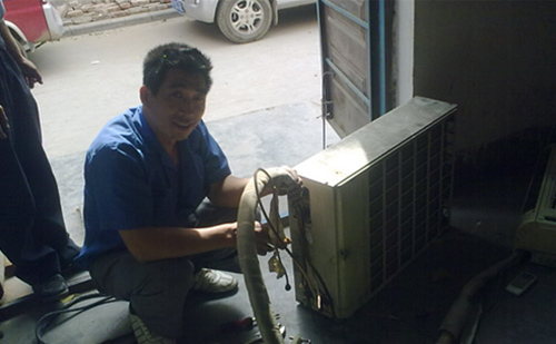 ���ڲ��b���{(di��o)���T�ļҺ�_ƽ�r���M