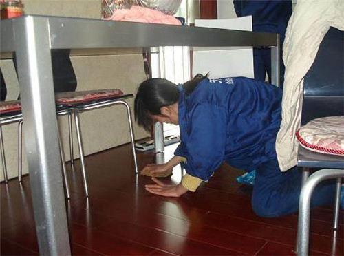 咸寧嘉魚專業(yè)家庭保潔多少錢_24小時服務(wù)