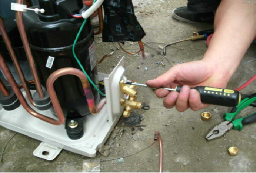 空調(diào)加氟上門(mén)多少錢(qián)