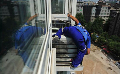 空調(diào)移機空調(diào)服務(wù)電話_附近空調(diào)拆裝電話