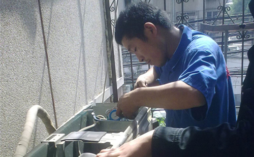 大興區(qū)空調(diào)移機(jī)服務(wù)電話(huà)_附近空調(diào)維修師傅上門(mén)