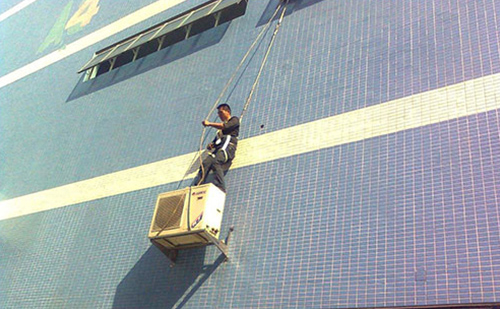 空調(diào)移機(jī)聯(lián)系電話_附近空調(diào)拆裝師傅上門