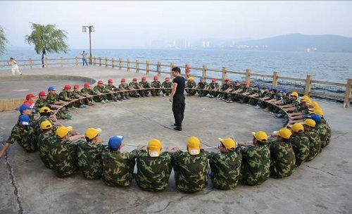 泉州60人左右公司拓展培訓(xùn)