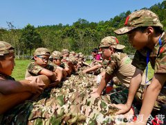 廈門青少年拓展活動,廈門軍事夏令營報(bào)